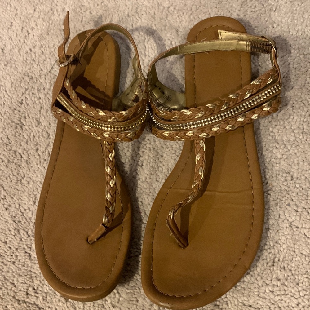 American Eagle Sandals